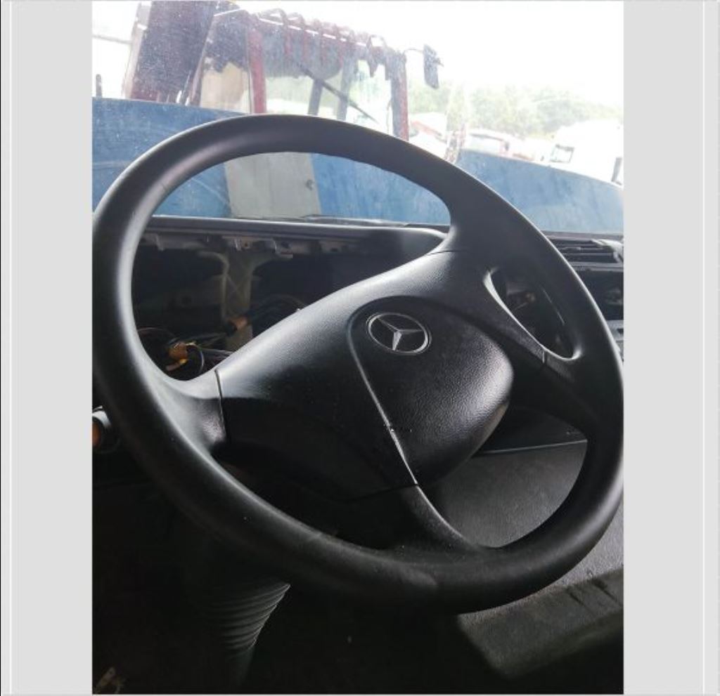 piece_MERCEDES 1323  VOLANT DE DIRECTION A9434640101