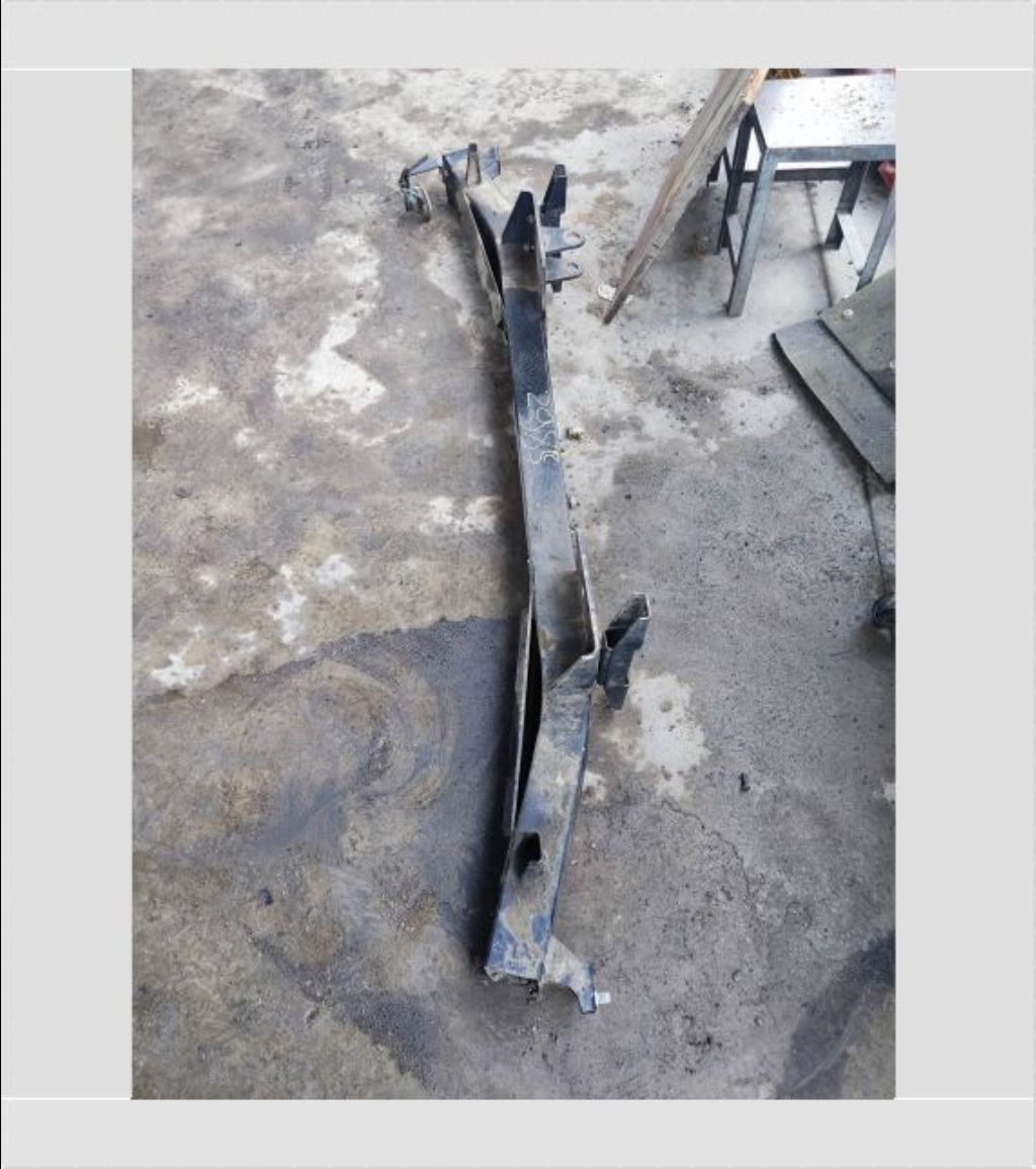 piece_RENAULT MIDLUM  BARRE ANTI ENCASTREMENT AVANT 5010532651