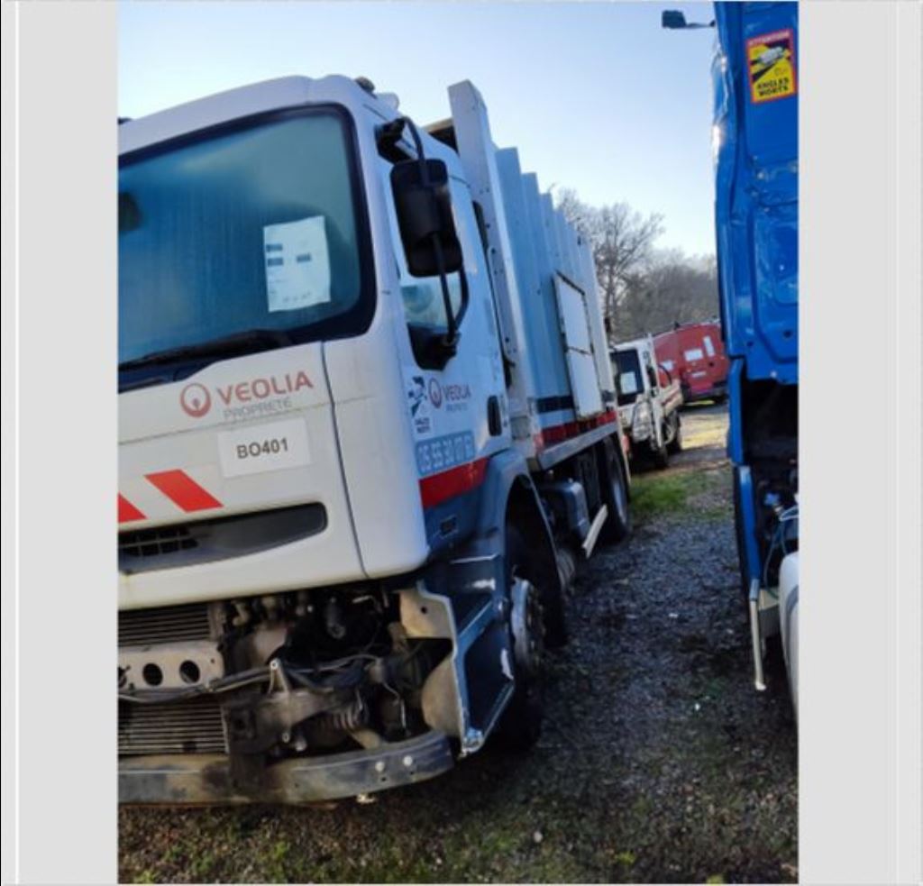 piece_RENAULT 270.19  MARCHEPIED DROIT 5010225071