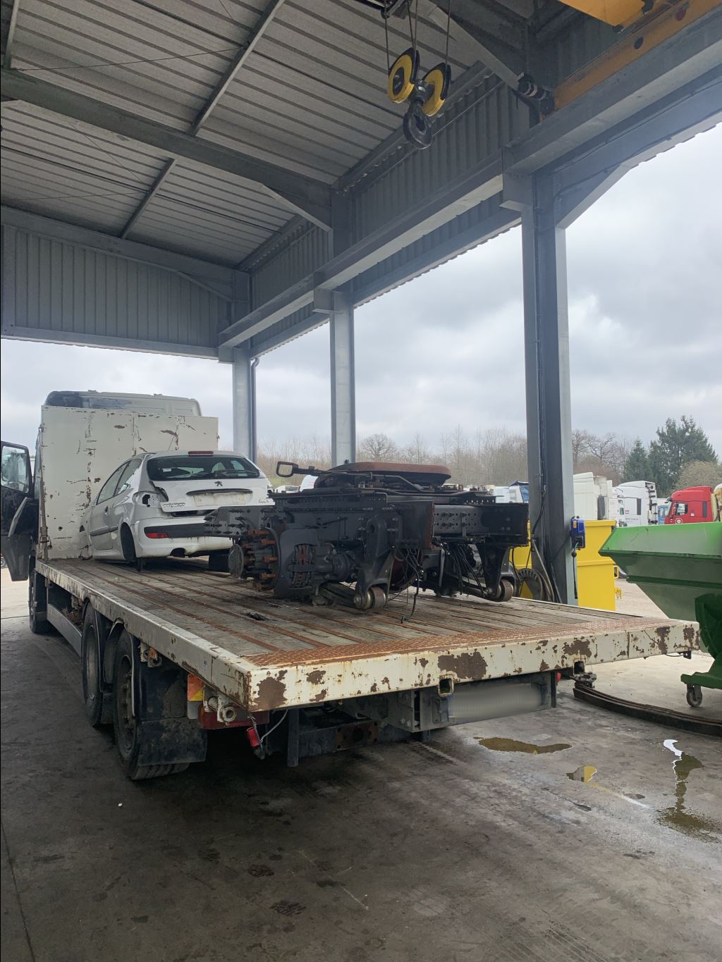 piece_VOLVO FH12  FUSEE AVANT GAUCHE 20455920