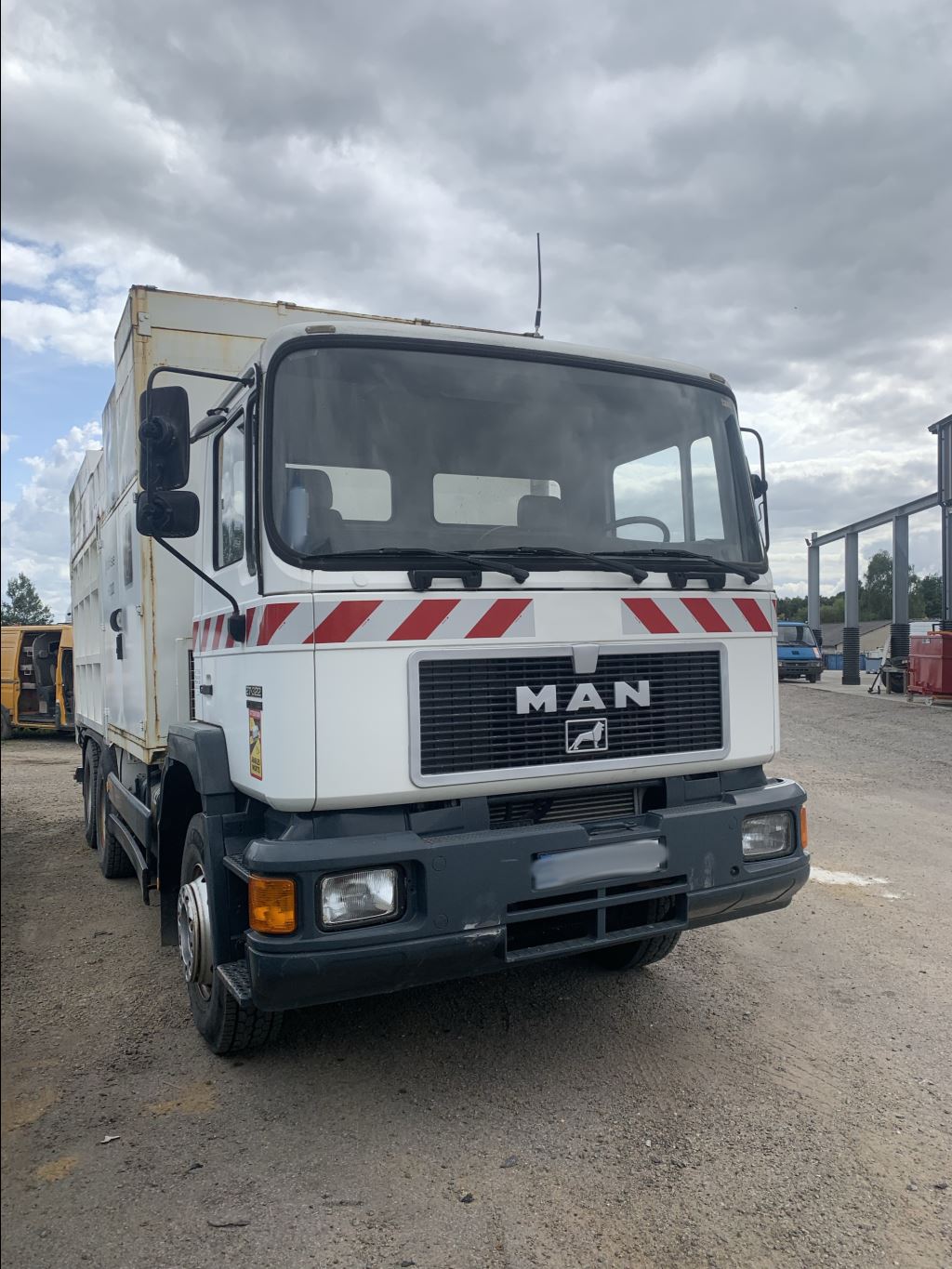 piece_MAN 26.322  ASPIRATRICE DEMI AILE ARRIERE AVANT GAUCHE 81.66410-5095