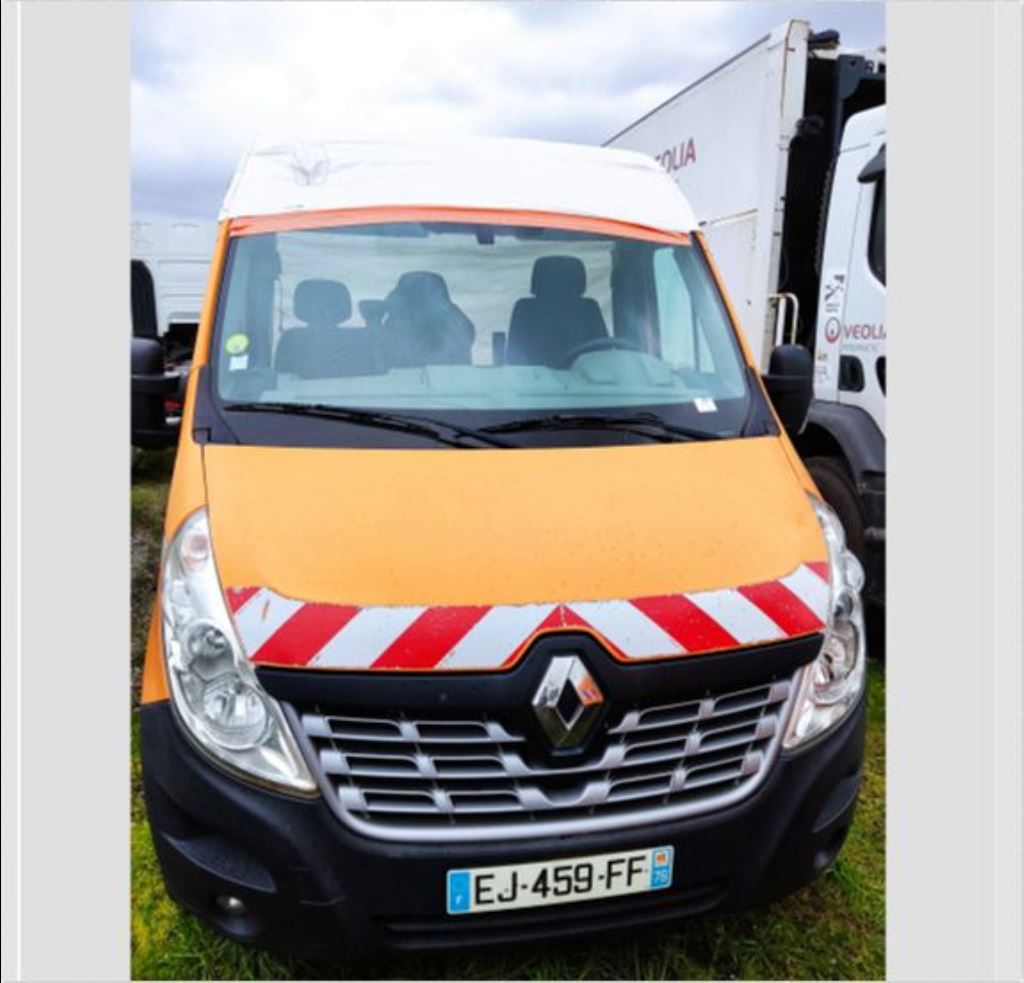 piece_RENAULT MASTER  PHARE DROIT 260108490R