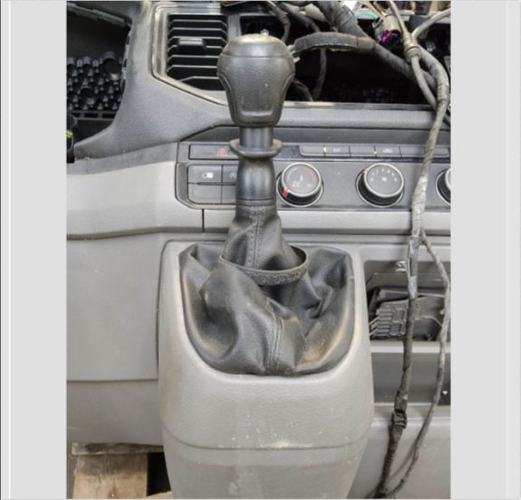 piece_VOLKSWAGEN CRAFTER  LEVIER DE VITESSE 2N0711025