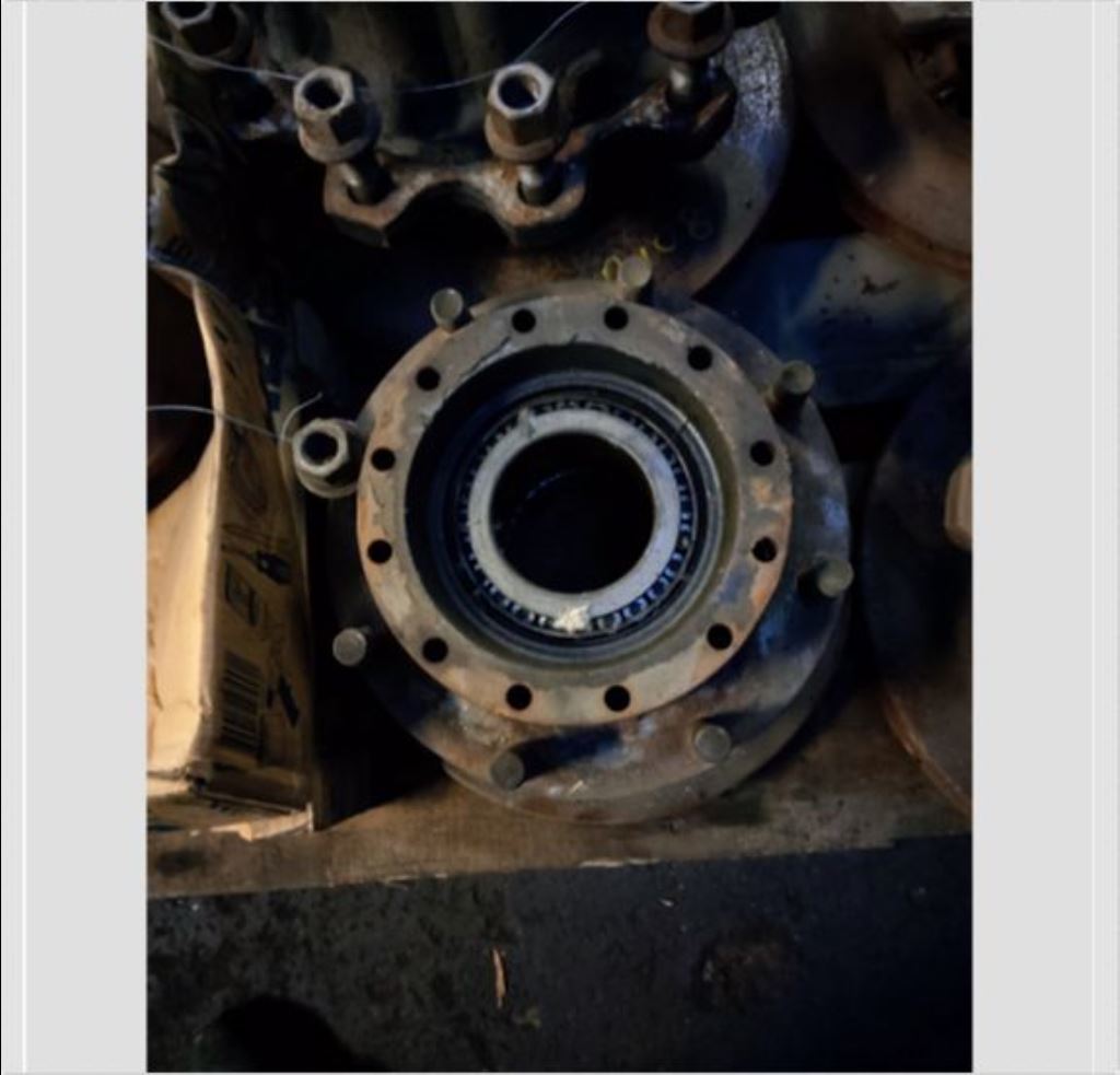 piece_RENAULT MIDLUM MOYEU ARRIERE 5010439805