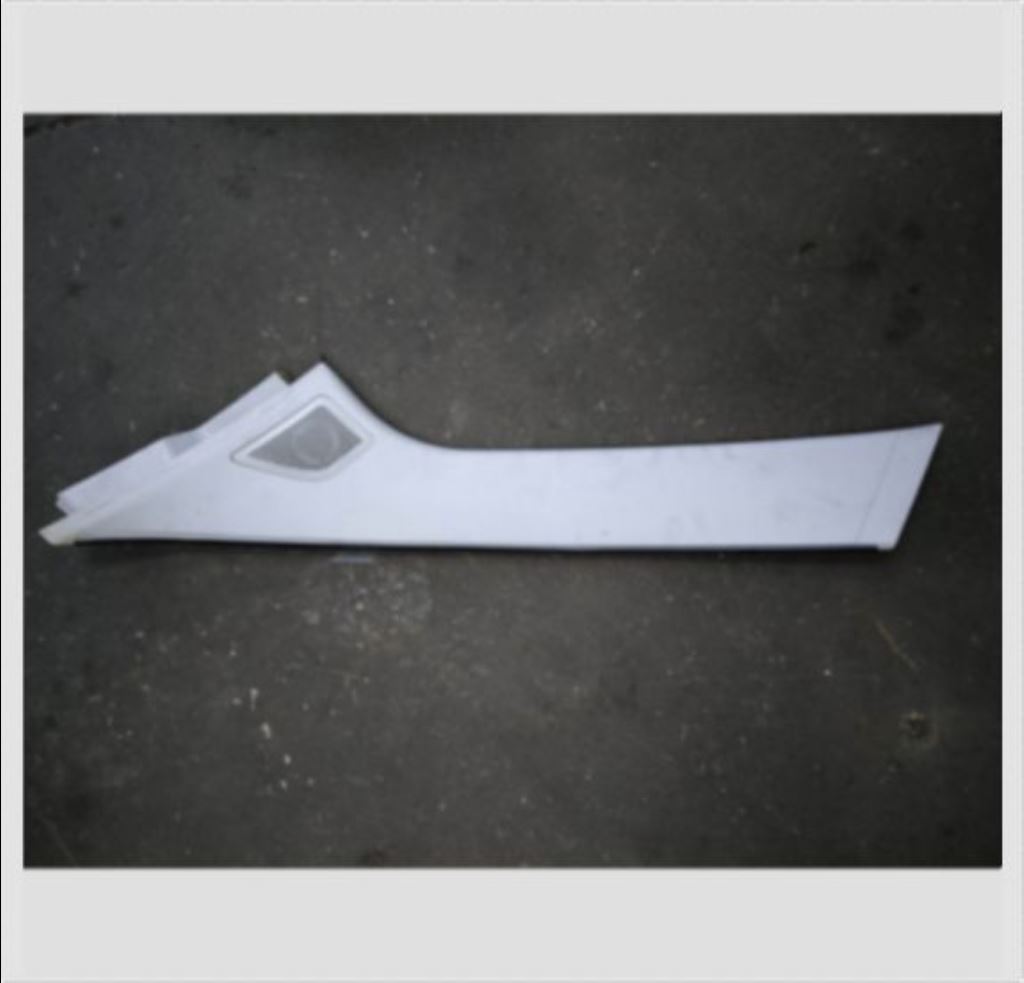 piece_PEUGEOT BOXER  PLASTIQUE INTERRIEUR AVANT GAUCHE 1308111070