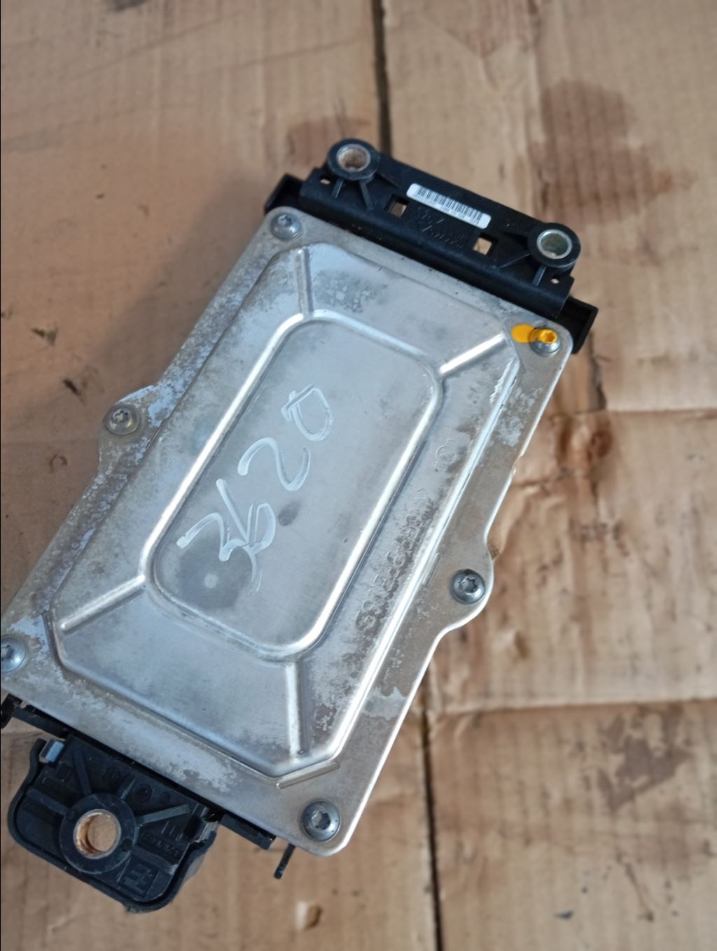 piece_RENAULT T BOITIER ECU 0486110026