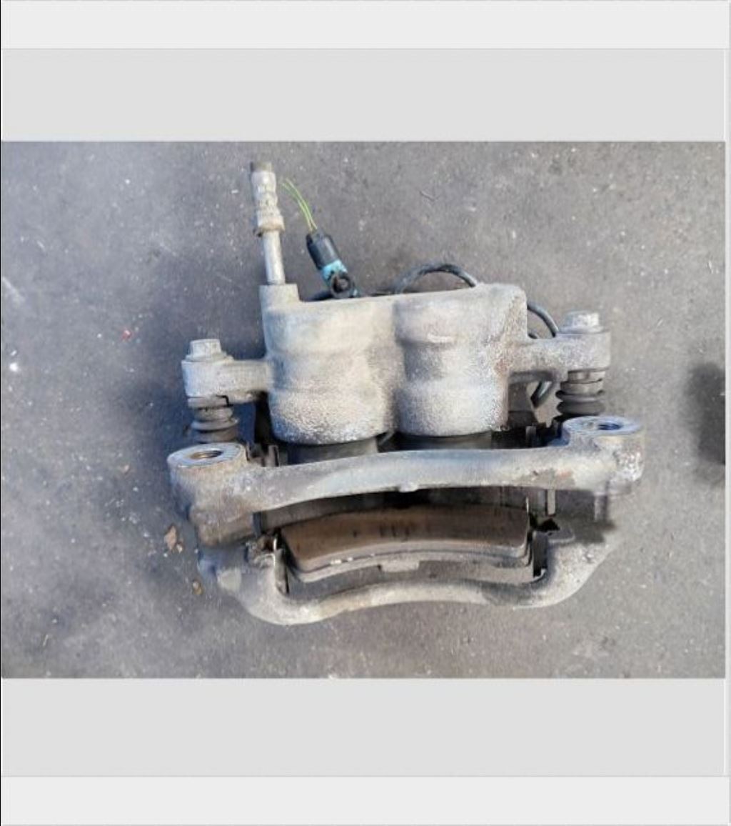 piece_MERCEDES SPRINTER 511D ETRIER DE FREIN ARRIERE GAUCHE A0034207483