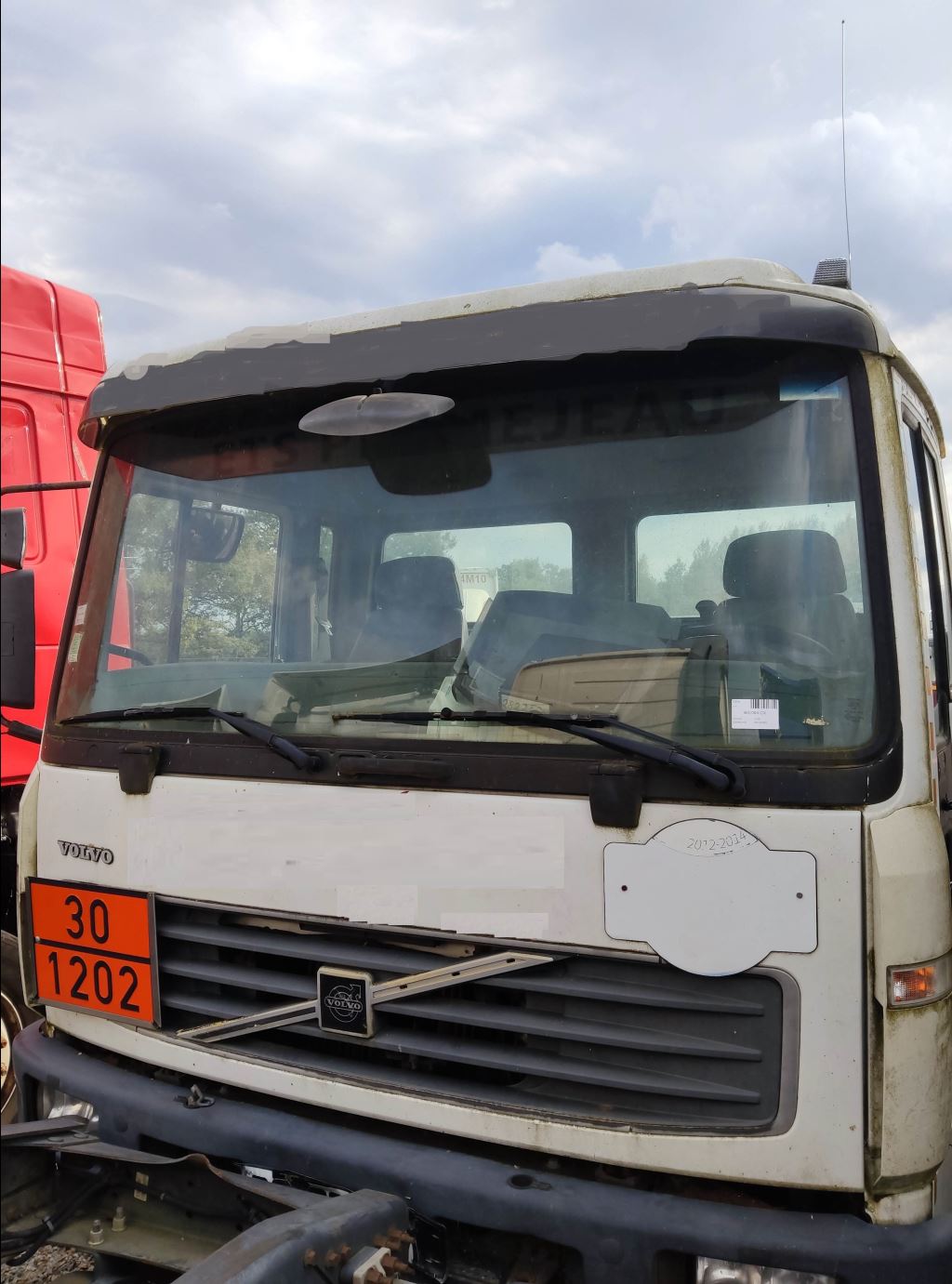 piece_VOLVO FL6E  POUTRE ESSIEU AVANT 3096233