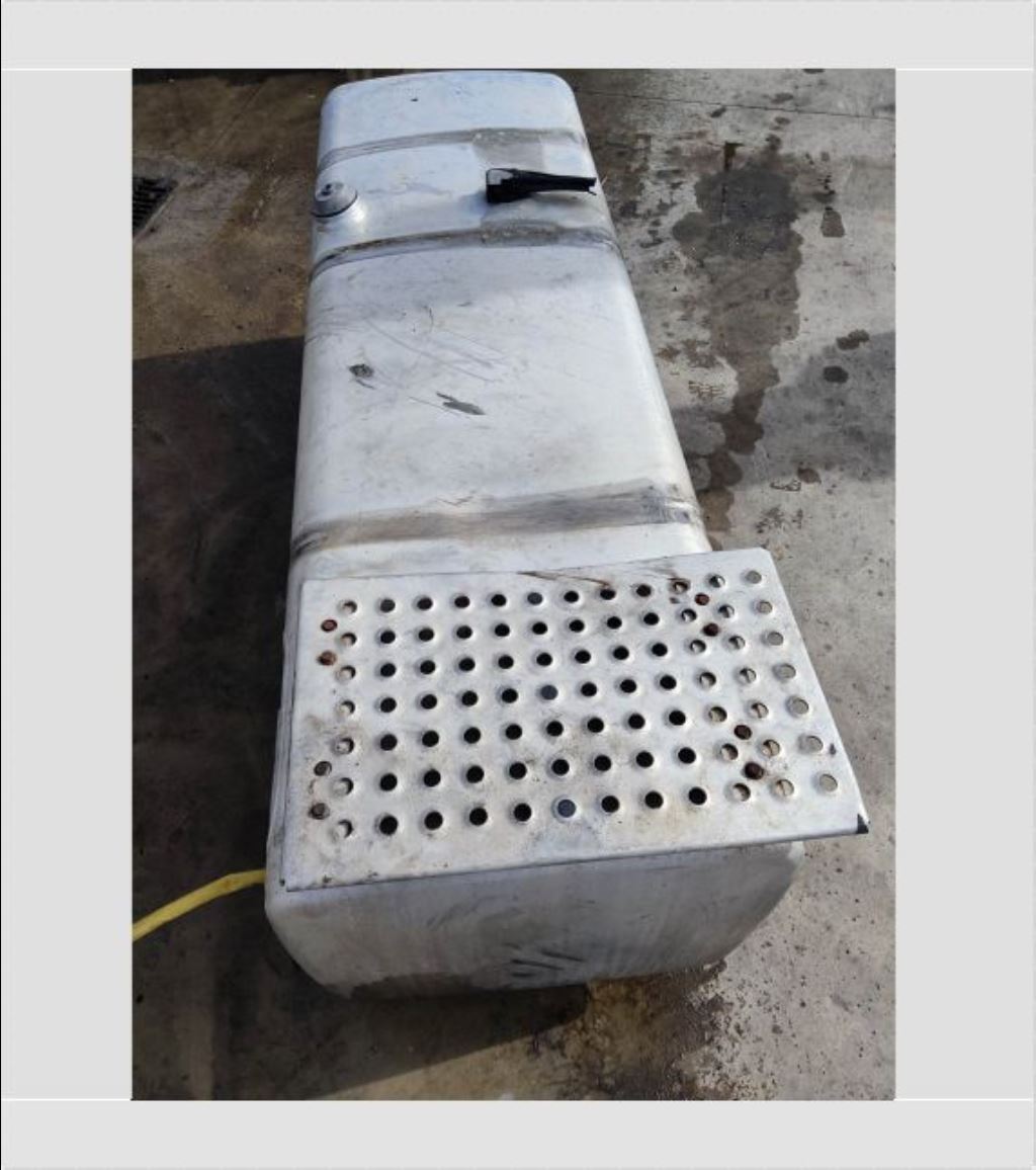 piece_IVECO AS440T RESERVOIR CARBURANT 770 LITRES 5801312011