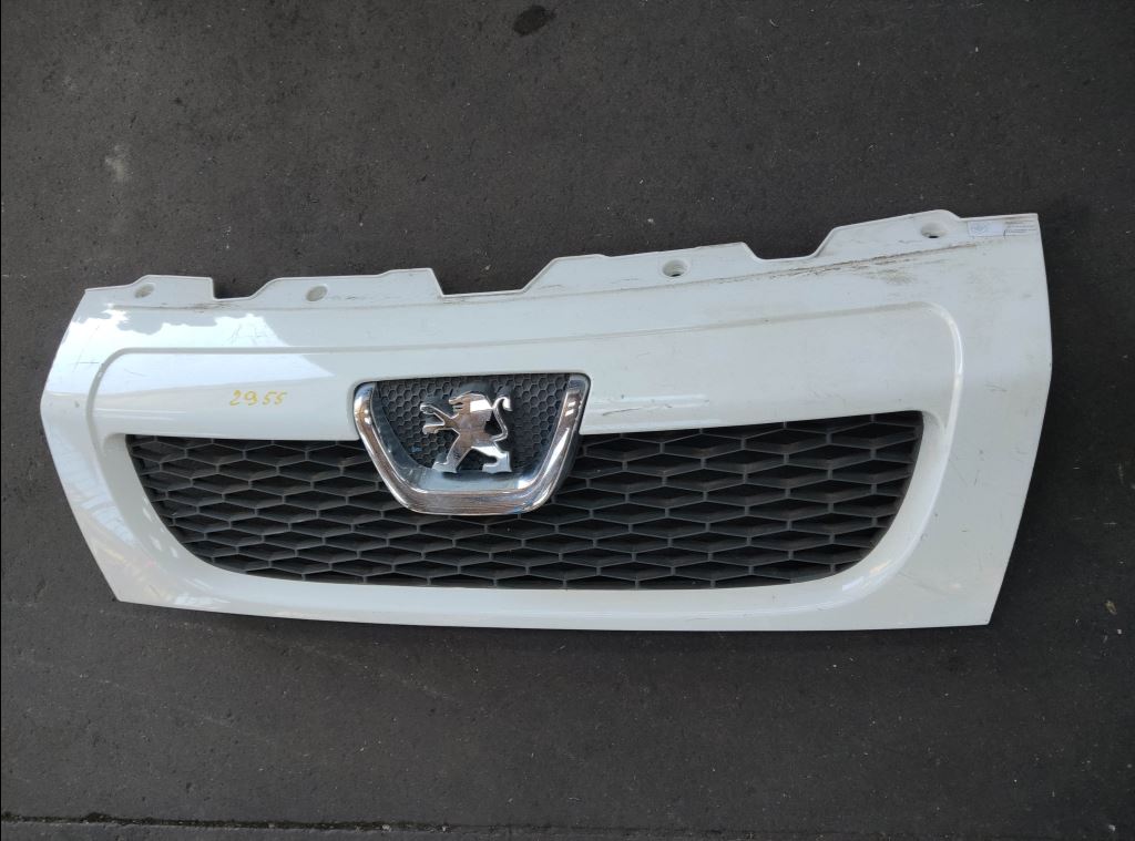 piece_PEUGEOT BOXER  CALANDRE SUPERIEURE 1614288780