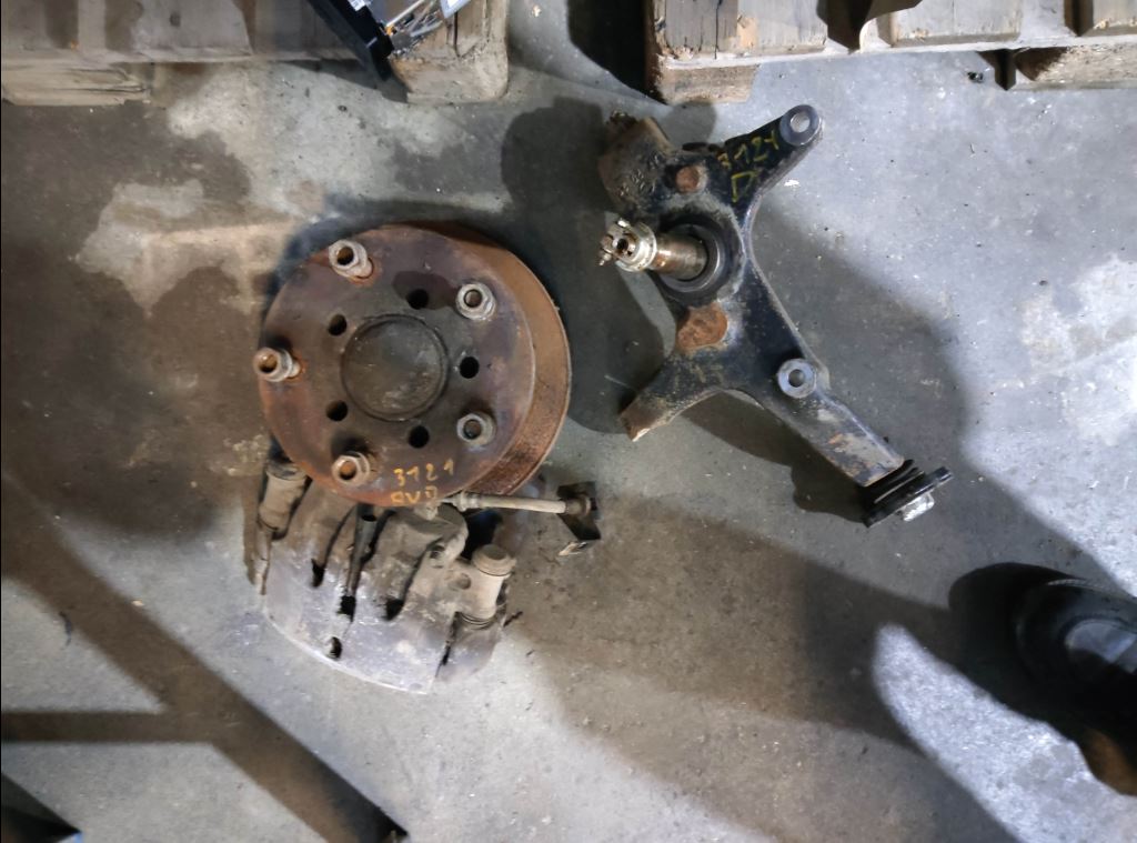 piece_NISSAN CABSTAR BENNE DOUBLE ETRIER DE FREIN AVANT DROIT 41001MB60A