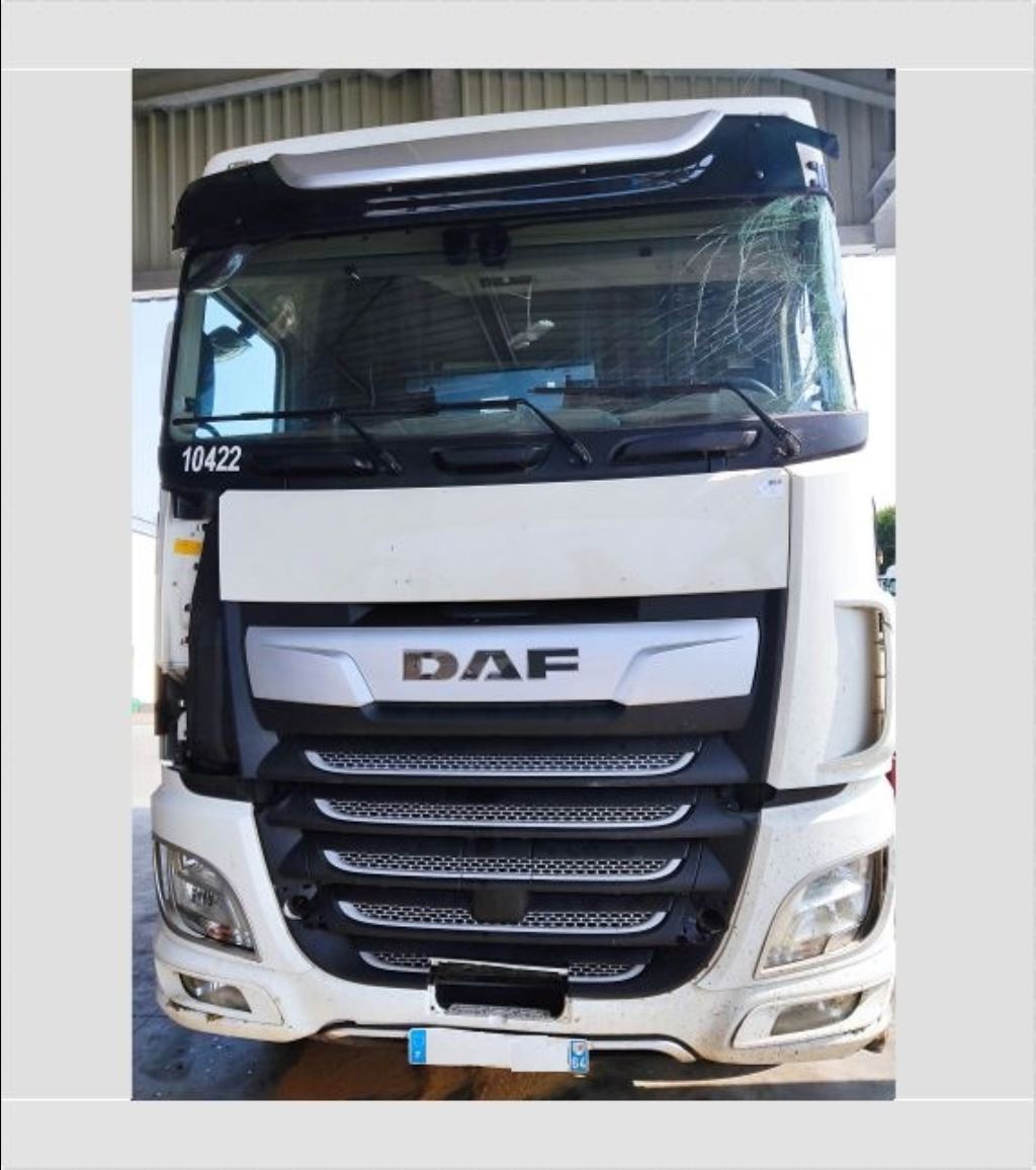 piece_DAF XF480  ARBRE DE ROUE ARRIERE GAUCHE 2049988