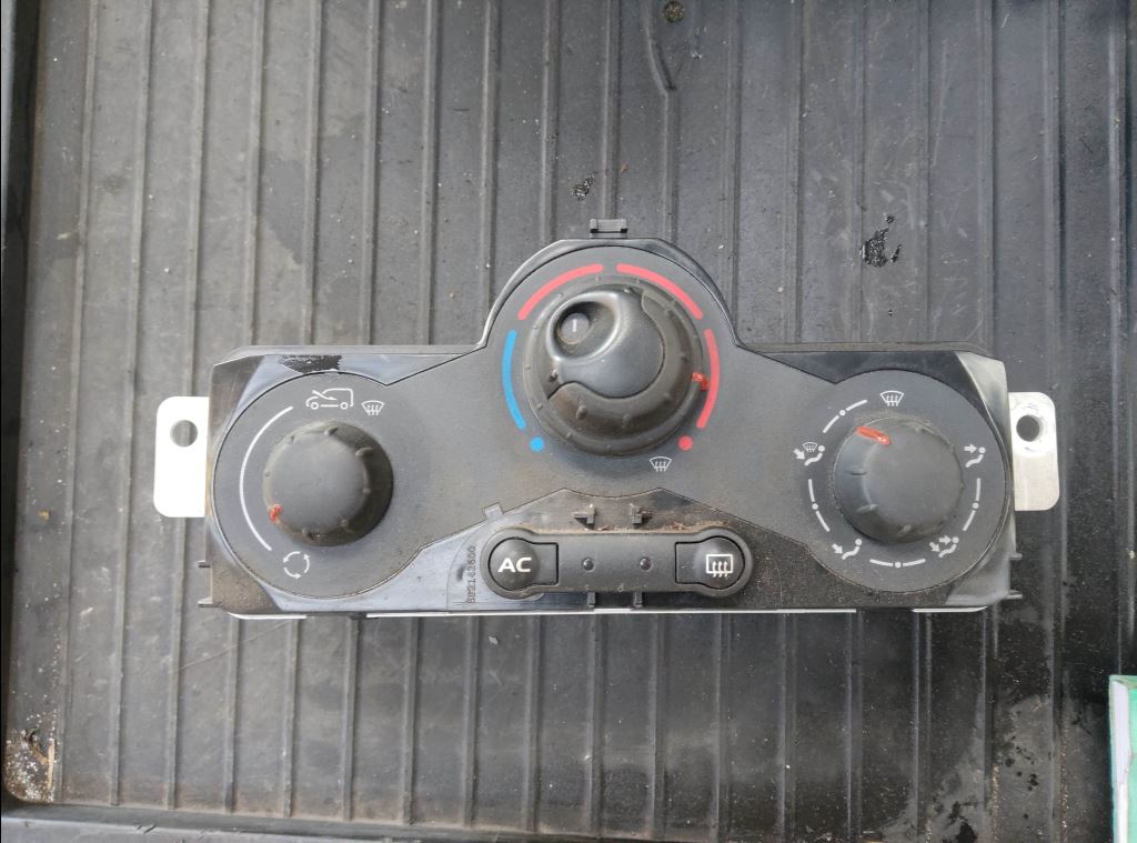 piece_RENAULT KANGOO KANG. GD BLOC COMMANDE CHAUFFAGE 275109404R
