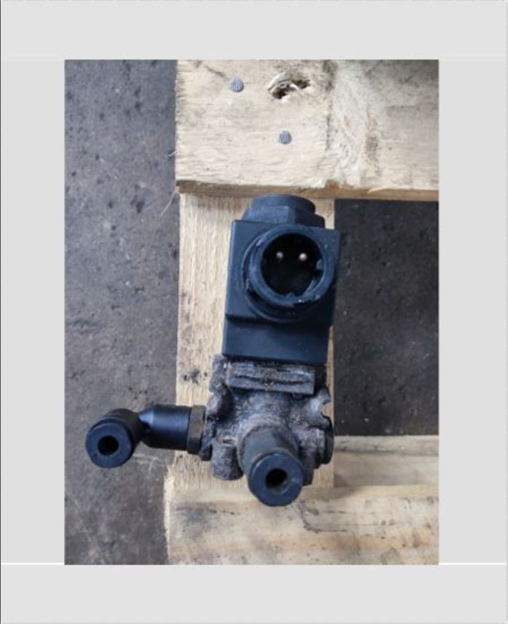 piece_RENAULT PREMIUM ELECTROVALVE 7420516342