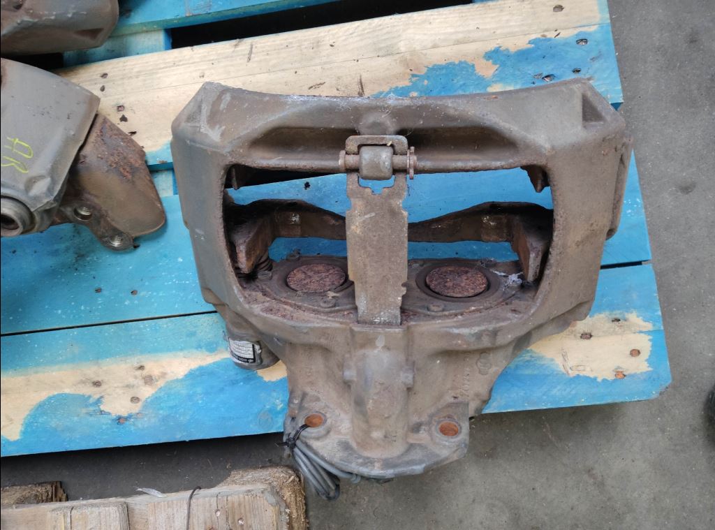 piece_MERCEDES ACTROS ETRIER DE FREIN AVANT GAUCHE A0054200683