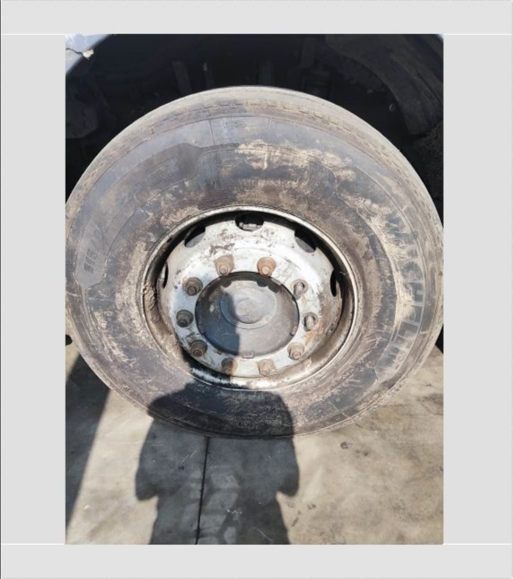 piece_DAF XF480  MOYEU AVANT 2019789