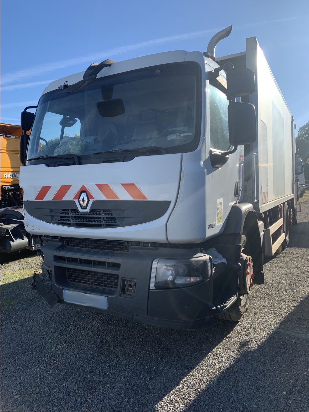 piece_RENAULT PREMIUM  RESERVOIR AD BLUE 7421380745	