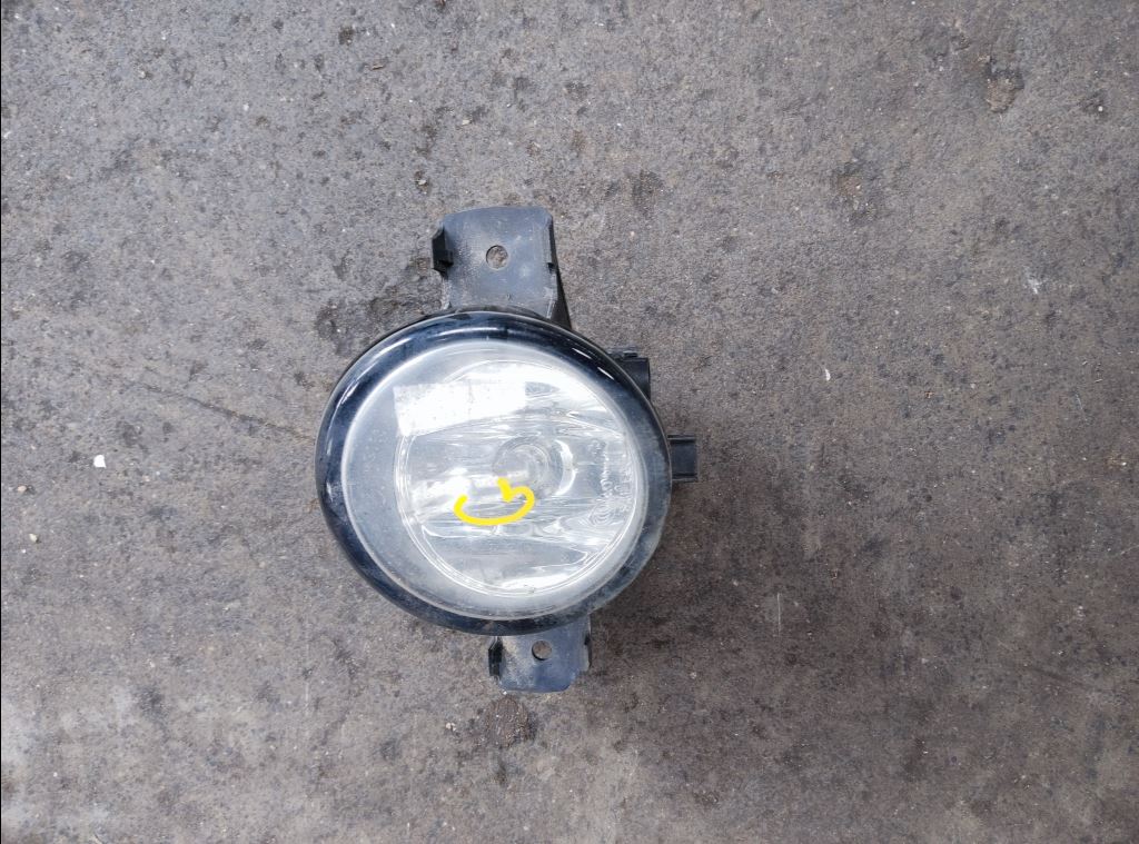 piece_RENAULT MASTER  PHARE ANTI BROUILLARD AVG 8200002469