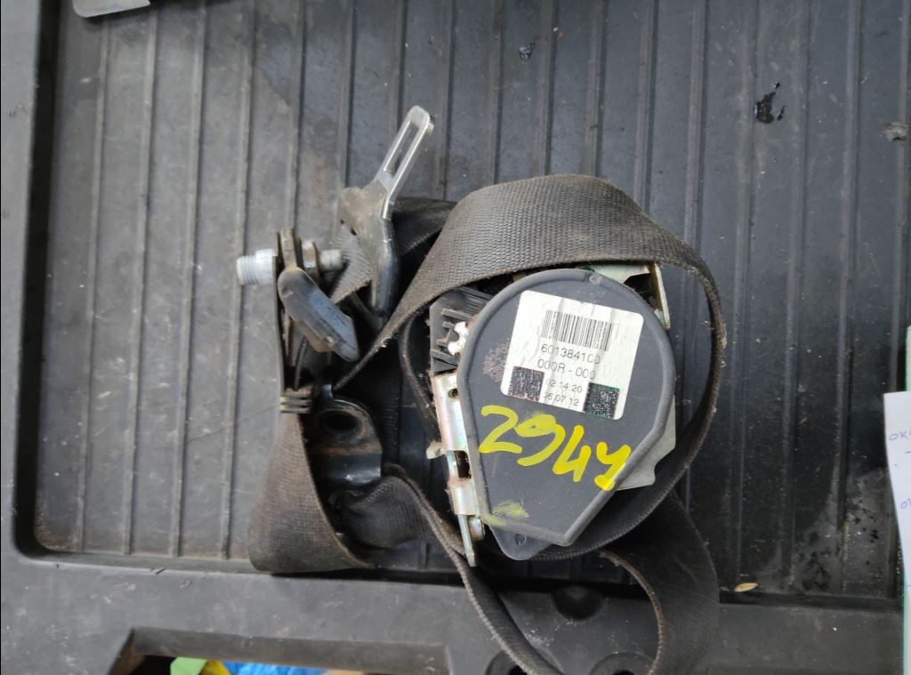 piece_MERCEDES SPRINTER 511D CEINTURE AVANT DROITE 601384100