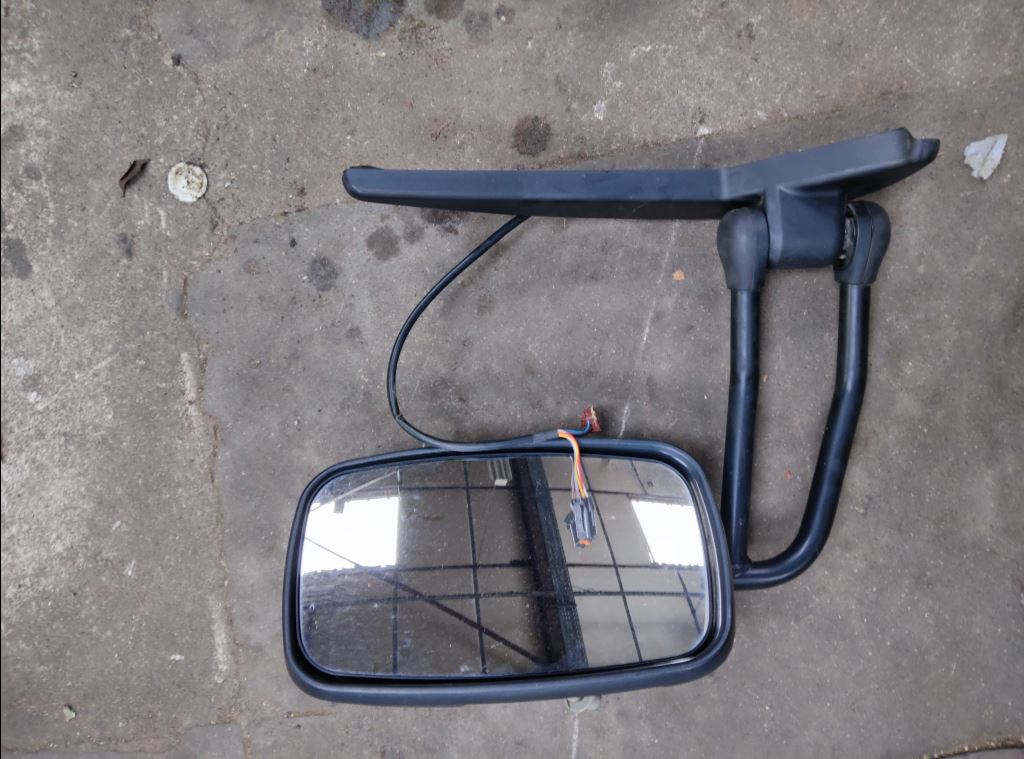 piece_RENAULT MAXITY  RETROVISEUR ELECTRIQUE GAUCHE 7485141100