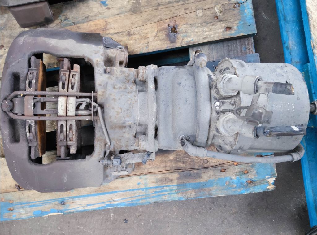 piece_RENAULT MIDLUM  ETRIER DE FREIN ARRIERE GAUCHE 7421471917
