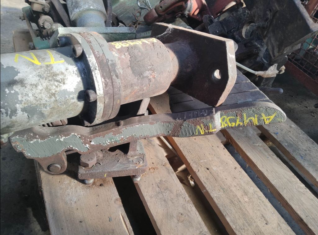 piece_VOLVO FH12  CROCHET DE REMORQUAGE TYPE 5