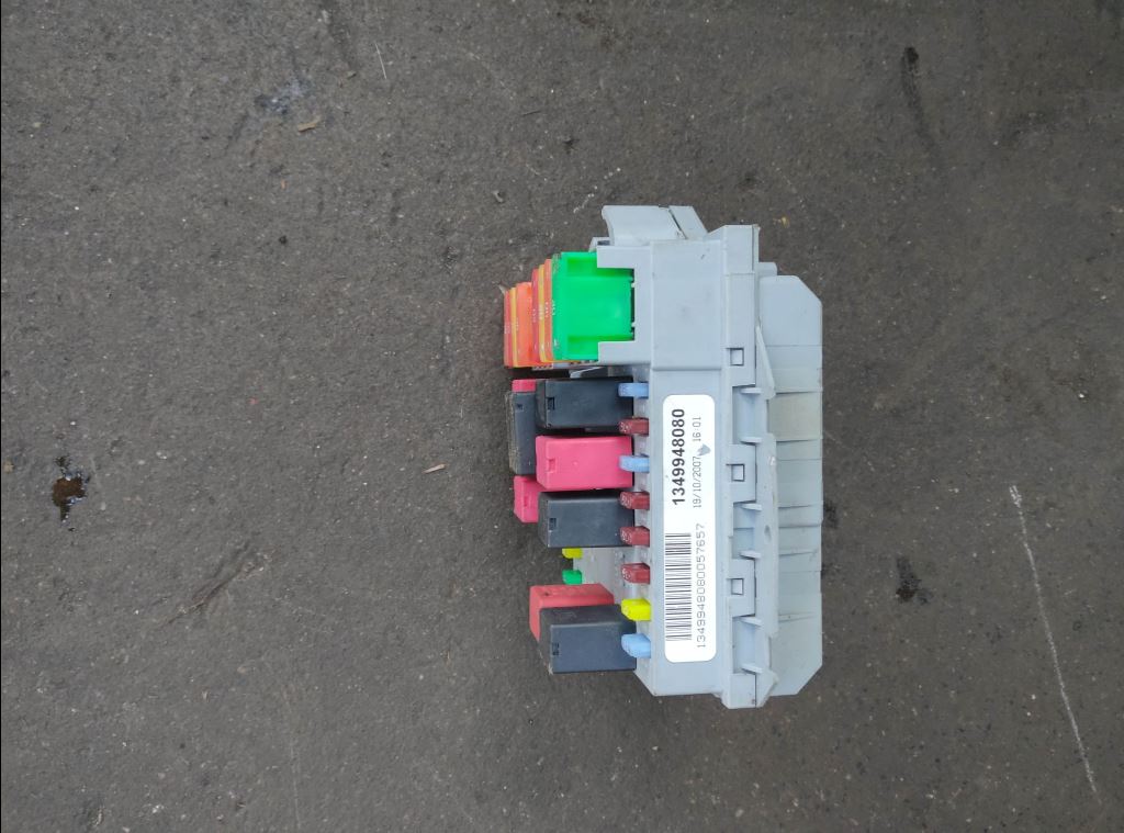 piece_CITROEN JUMPER  BOITIER FUSIBLE 1349948080