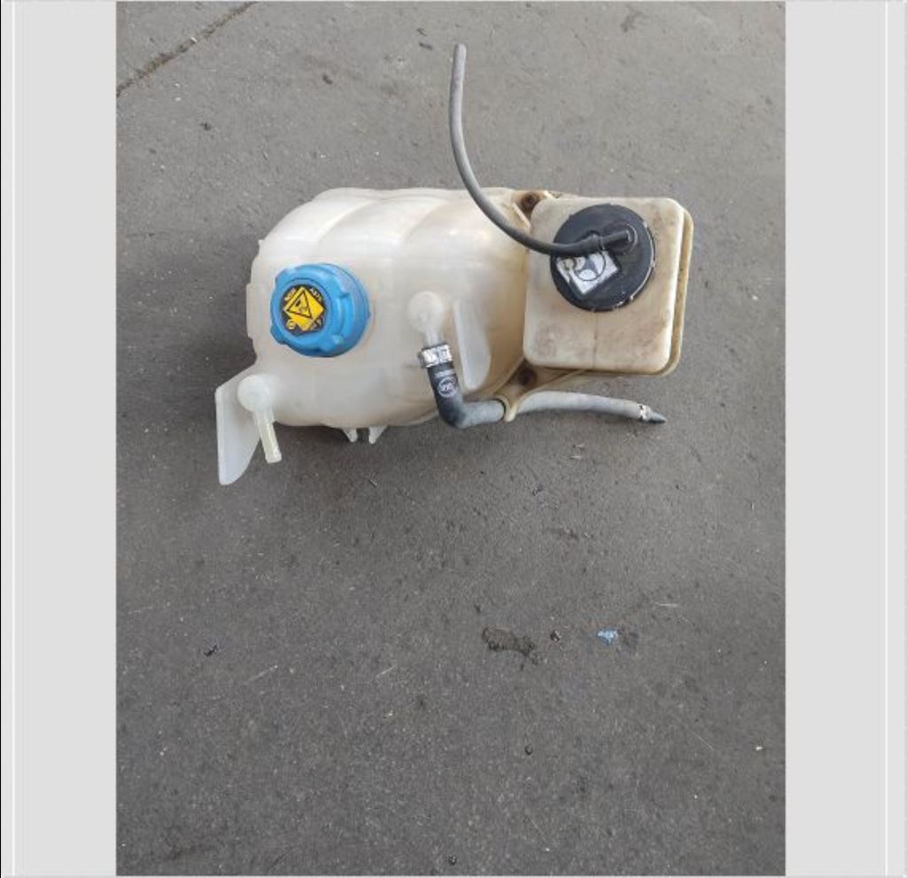 piece_CITROEN JUMPER  VASE D'EXPENSION 1323CY