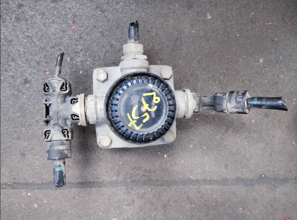 piece_RENAULT SERIE D WIDE VALVE RELAIS 5010588146