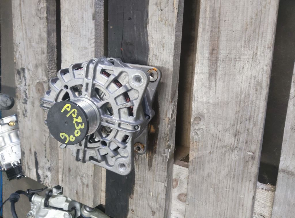 piece_RENAULT MASTER 4 ALTERNATEUR