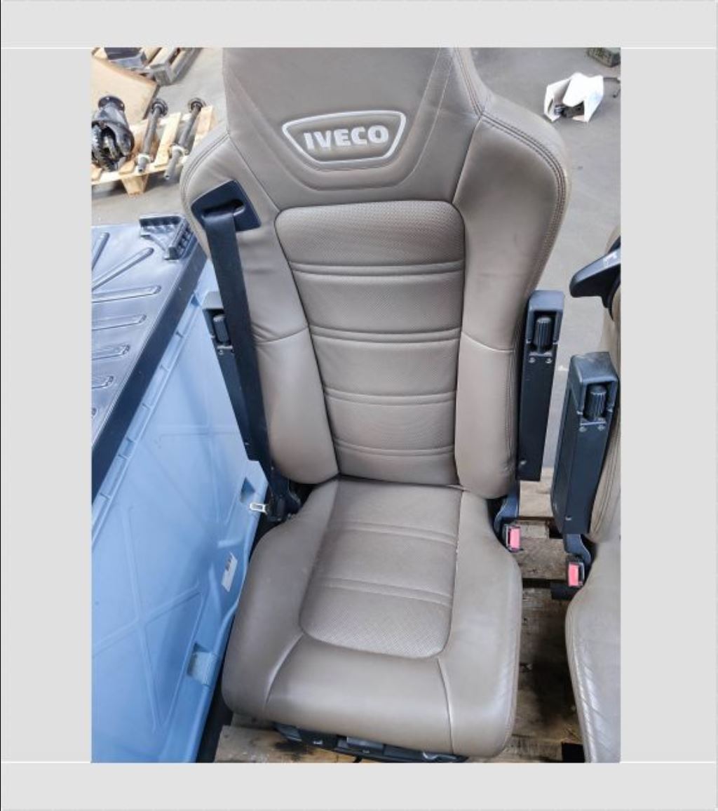 piece_IVECO AS440T SIEGE AVANT DROIT 5801419723