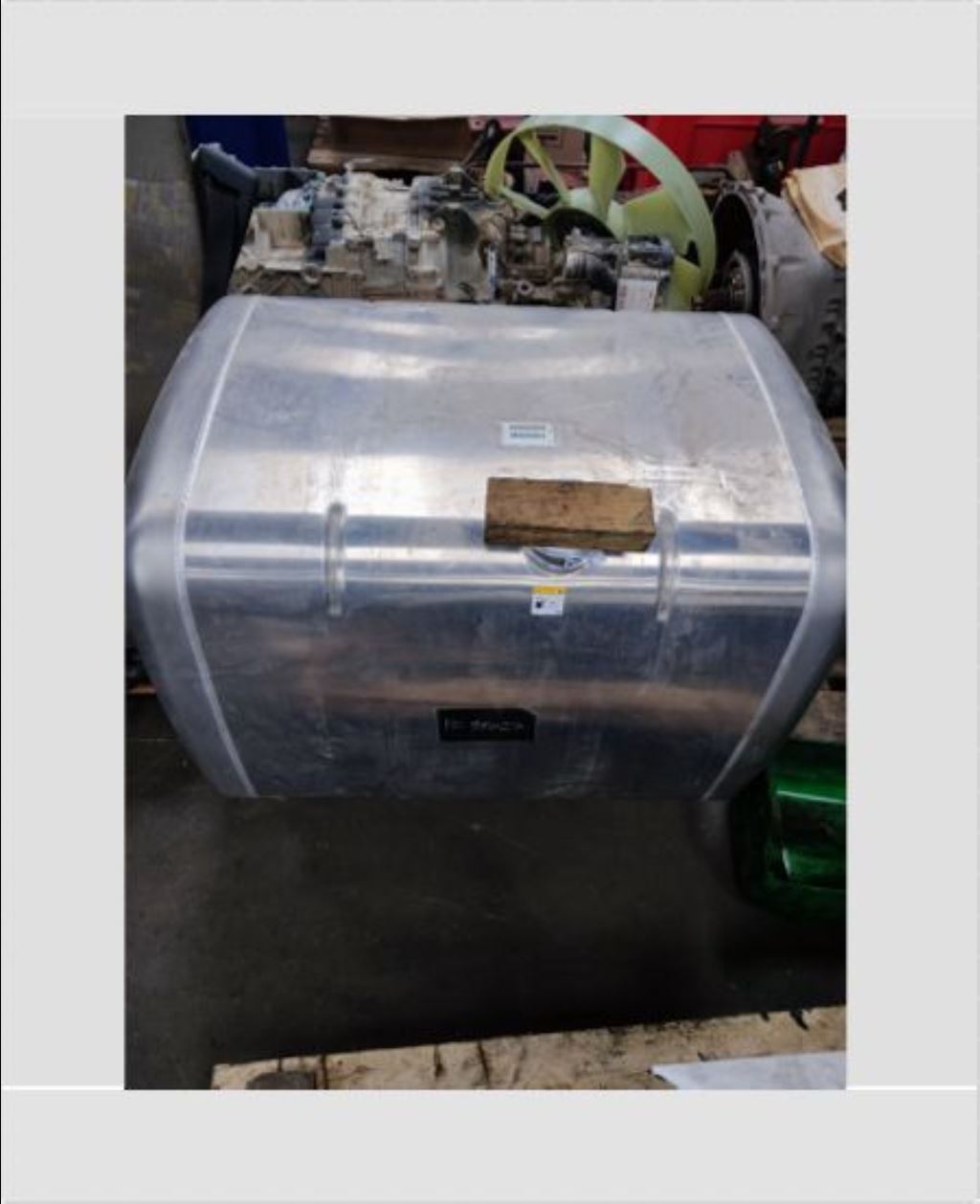 piece_FORD F-MAX RESERVOIR CARBURANT 450L