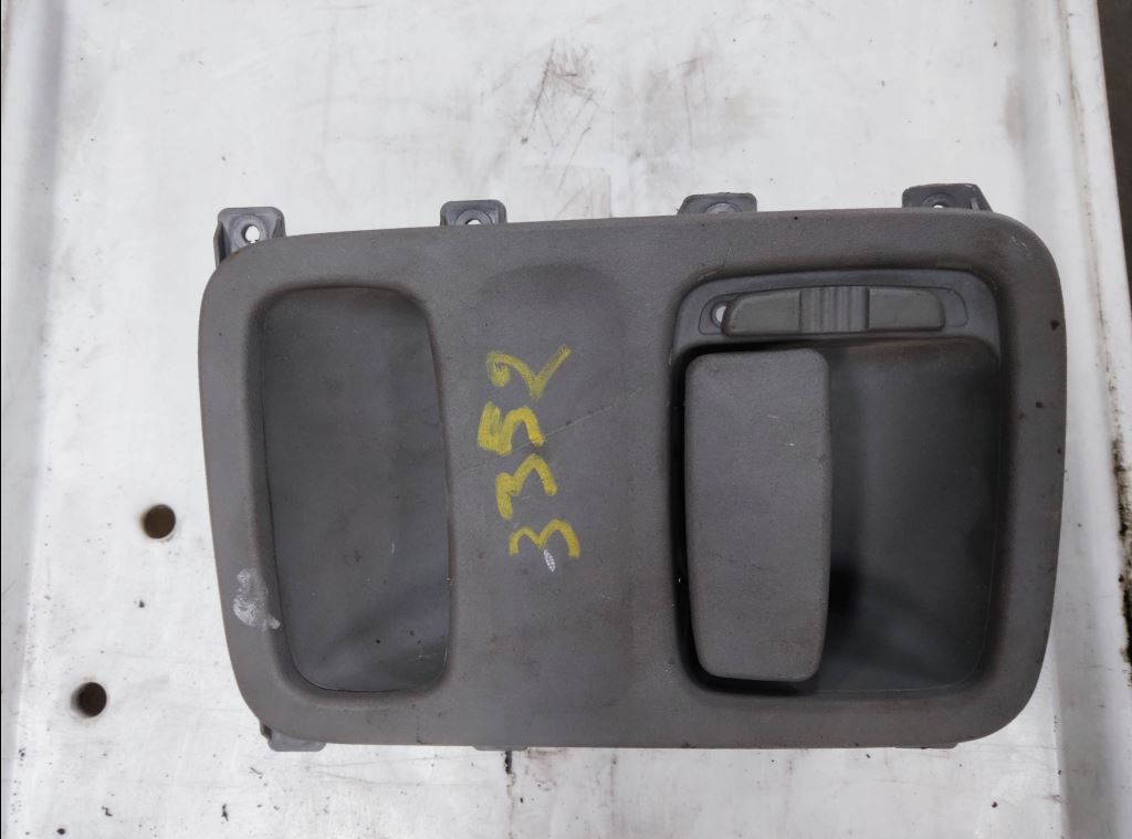 piece_MERCEDES 311CDI POIGNEE INTERRIEUR ARD A9067600061