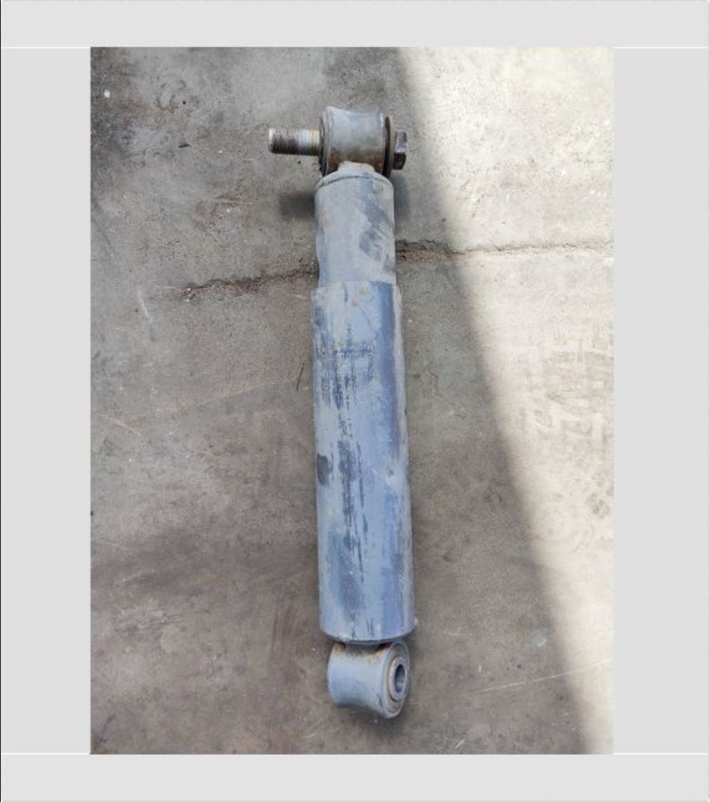 piece_RENAULT PREMIUM  AMORTISSEUR DE CABINE AVANT 5010647064