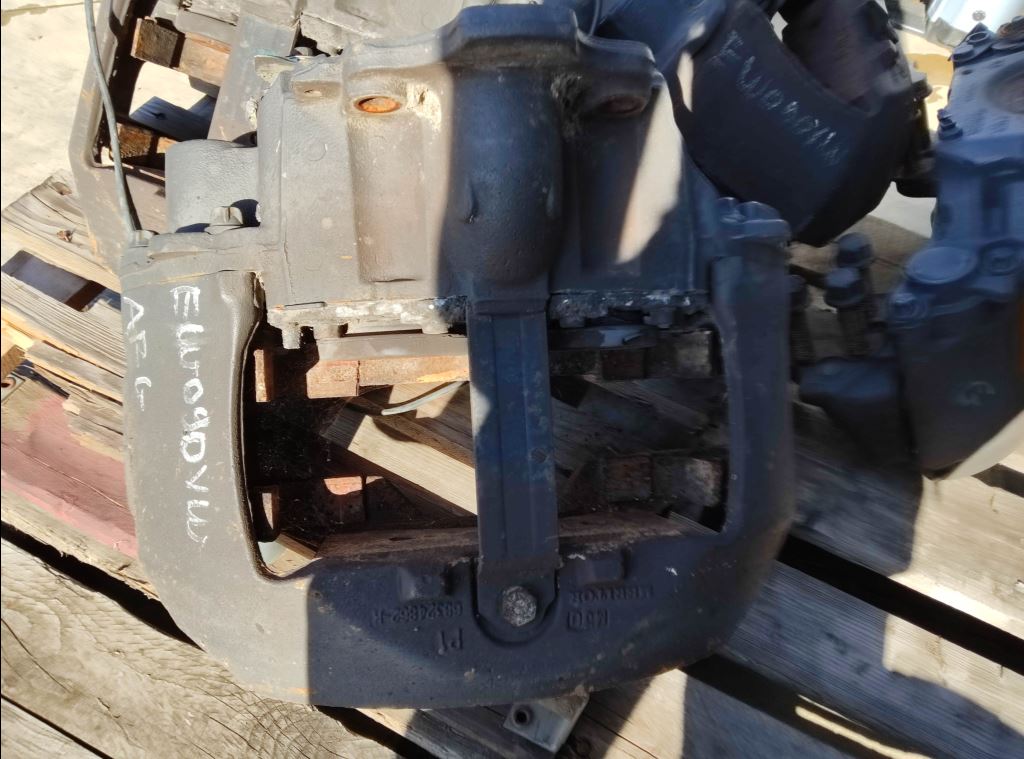 piece_VOLVO FH ETRIER DE FREIN ARRIERE GAUCHE 21487595