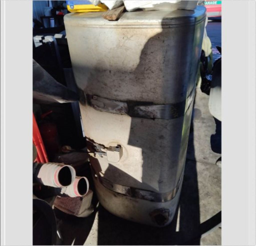 piece_RENAULT PREMIUM  RESERVOIR CARBURANT 7420503507