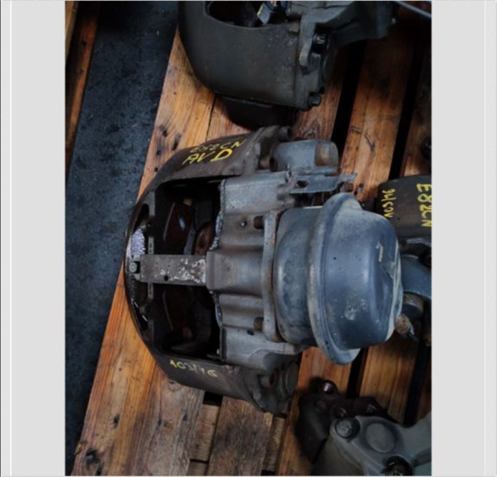 piece_RENAULT 385.19T ETRIER DE FREIN AVANT DROIT 5001858405