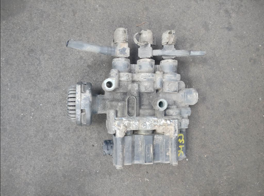 piece_MERCEDES 1323  ELECTROVANNE ECAS 4729000600