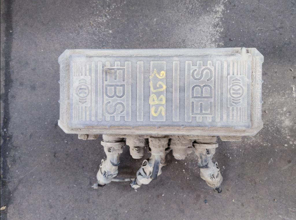 piece_RENAULT MIDLUM  VALVE DE FREIN EBS AR 21122035