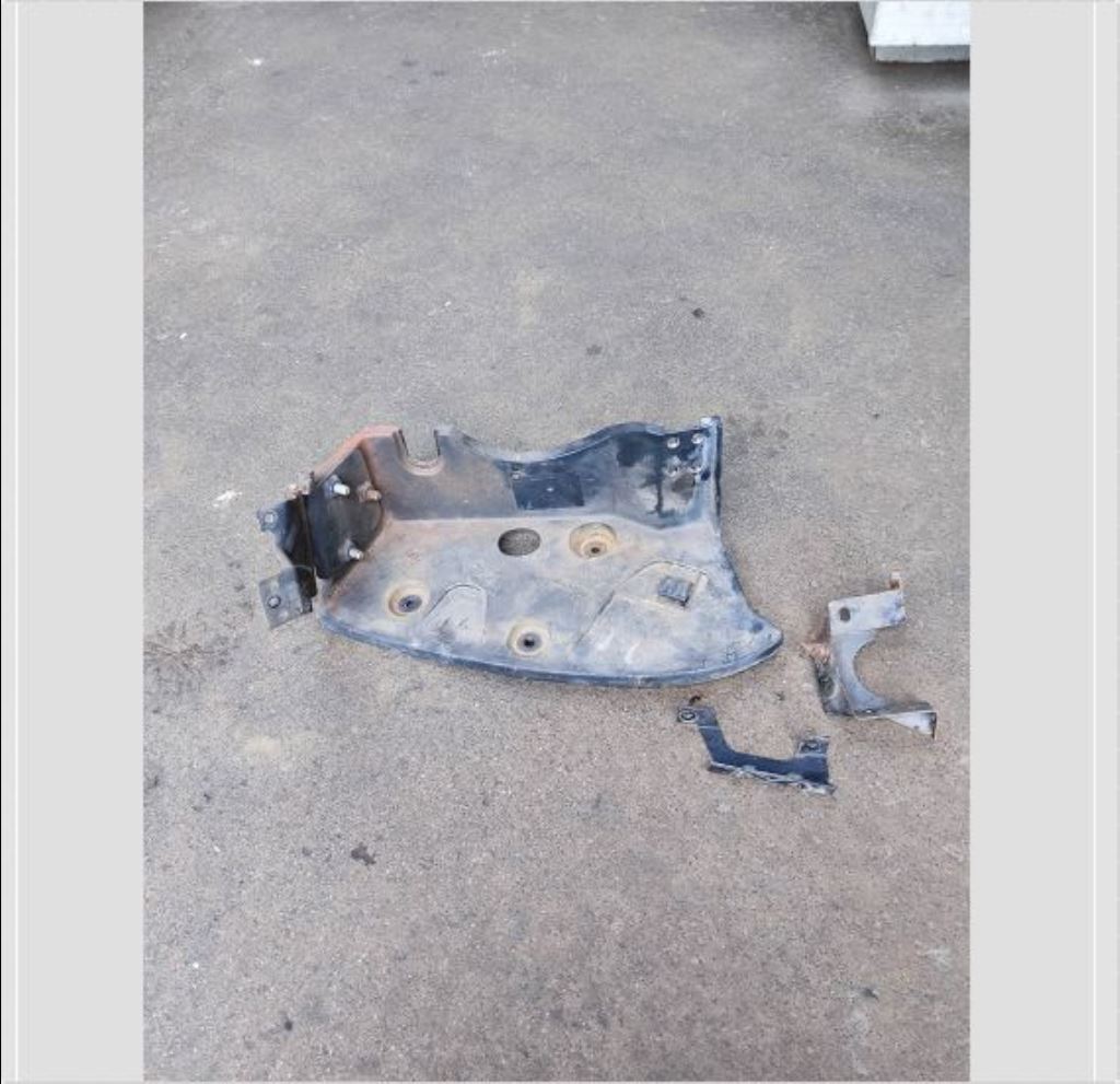 piece_SUPPORT OPTIQUE PHARE AVANT GAUCHE 5010571388