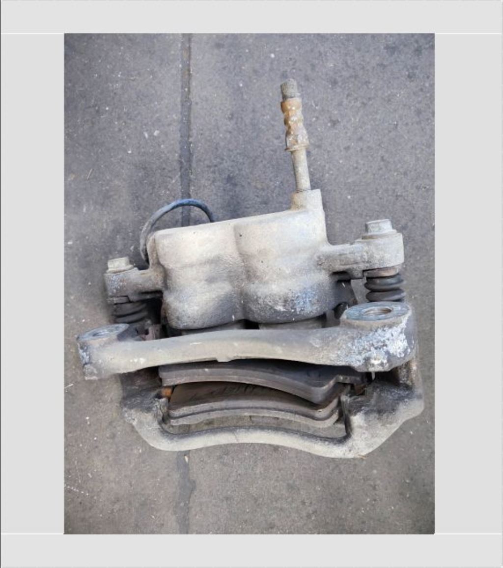 piece_MERCEDES SPRINTER 511D ETRIER DE FREIN ARRIERE DROIT A0034207383