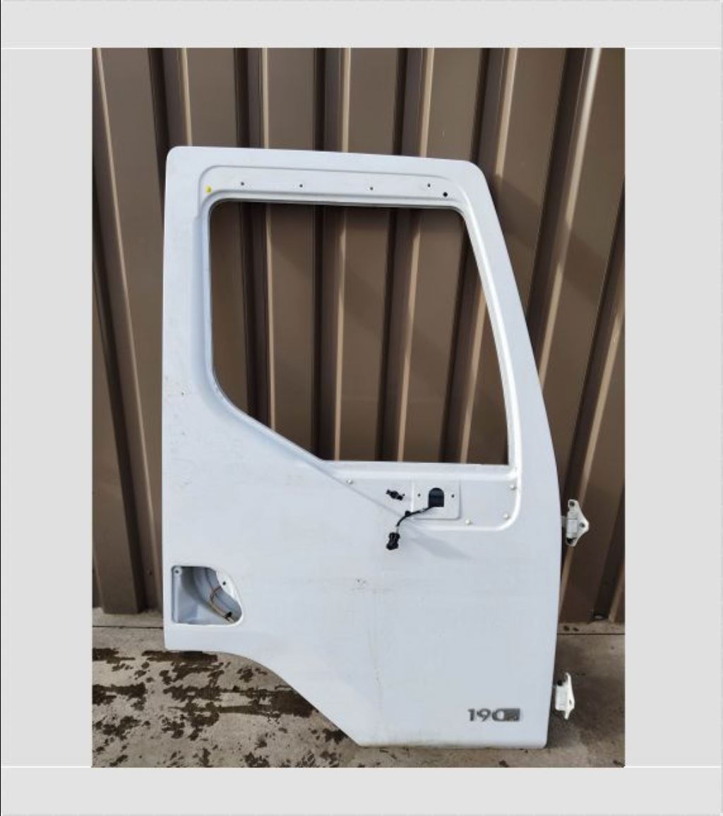 piece_RENAULT MIDLUM  PORTE AVANT DROITE 7460000301