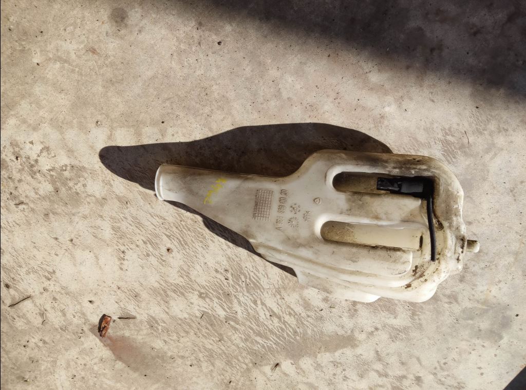 piece_MERCEDES SPRINTER 511D BOCAL DE LAVE GLACE A9068690020