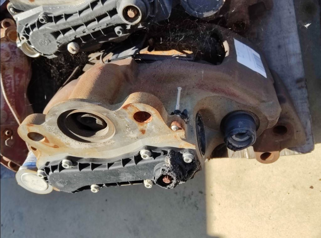 piece_IVECO 260S36  ETRIER DE FREIN ARRIERE GAUCHE 5801341080