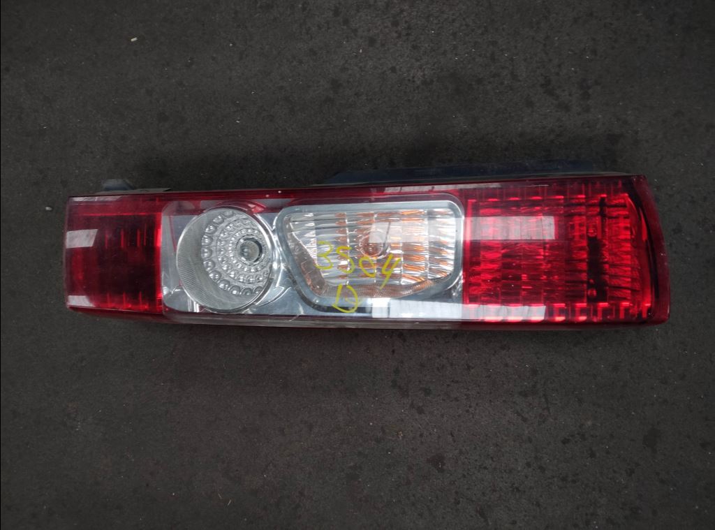 piece_FIAT DUCATO  FEU ARRIERE DROIT 1366453080