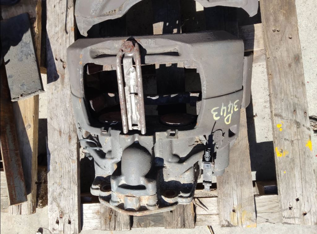 piece_RENAULT MIDLUM  ETRIER DE FREIN AVANT DROIT 7421454870