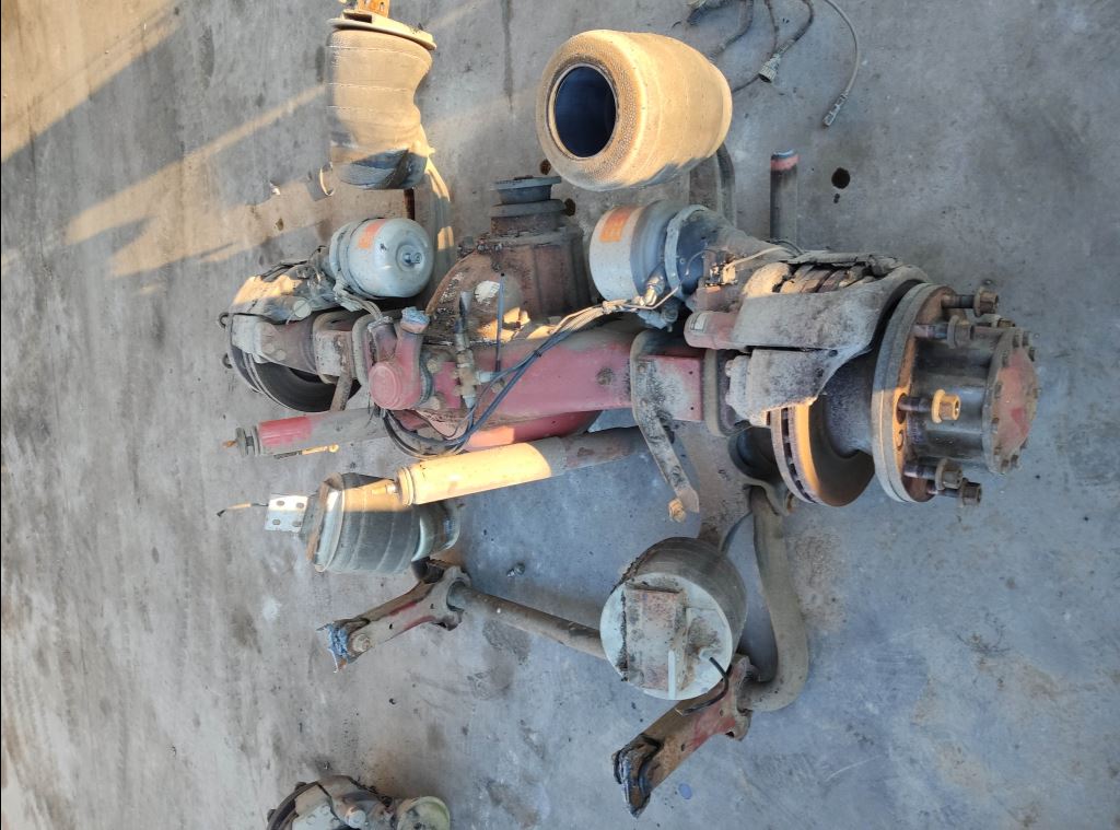 piece_IVECO 120E18MOYEU ARRIERE DROIT 7184073