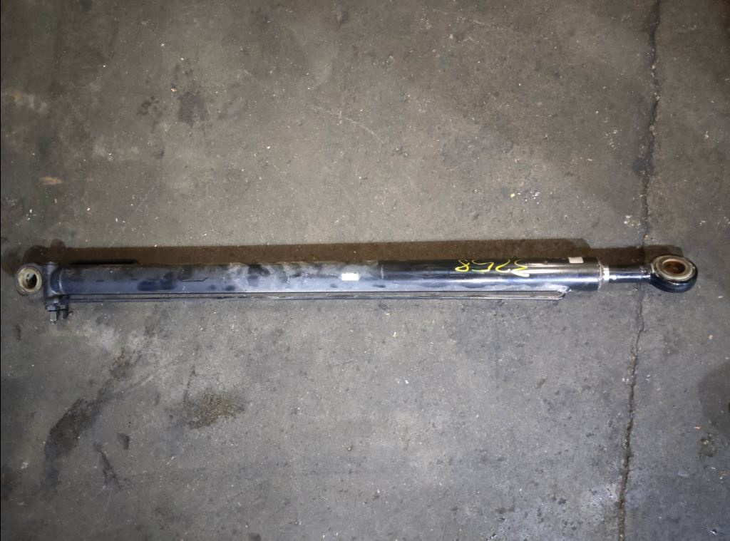 piece_MAN TGX 18.500 VERIN DE CABINE 81417236138