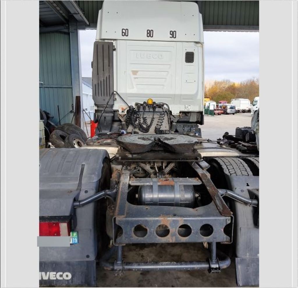 piece_IVECO STRALIS 440 CURSOR 13 BOITIER GESTION MOTEUR 0281020048 