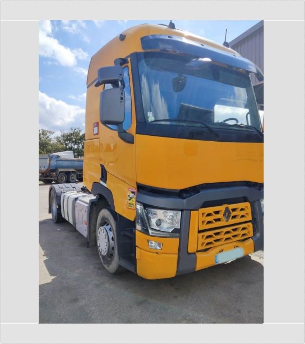 piece_RENAULT T440 RESERVOIR CARBURANT AUXILIAIRE